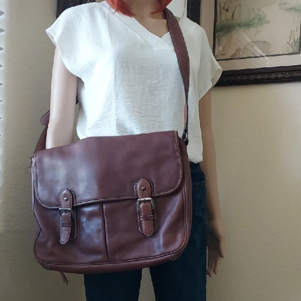 Adrienne Vittadini Vintage Brown Leather Satchel/Messenger Bag, Unisex - Picture 1 of 12